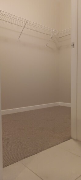 Walk-In Closet - 400 4th Ave S