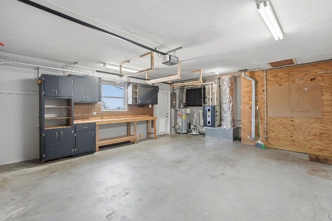 Building Photo - 725 Patricia Ave