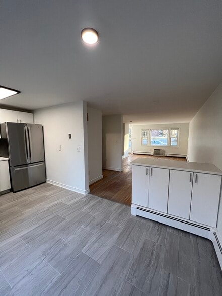 Building Photo - 80 Pond St