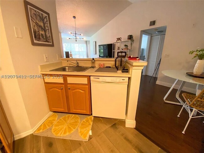 Building Photo - 13090 Vista Isles Dr