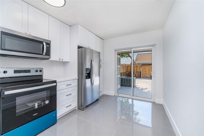 Building Photo - 8352 SW 148th Ave