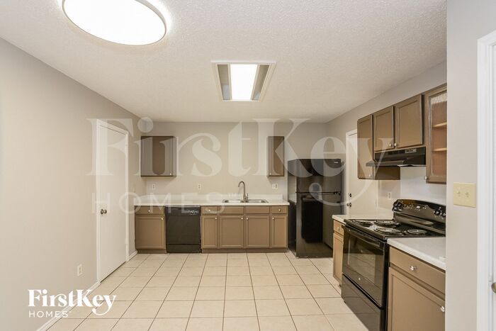 Building Photo - 2304 Paddle Creek