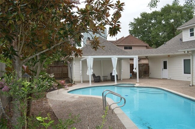 Building Photo - 738 Plainwood Dr
