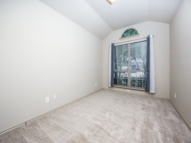 Building Photo - 3229 Hornbeam St