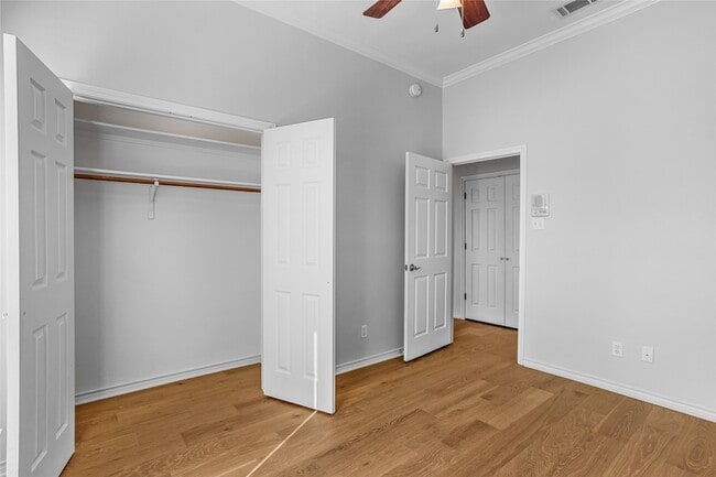 Building Photo - 2942 Woodland Hills Dr