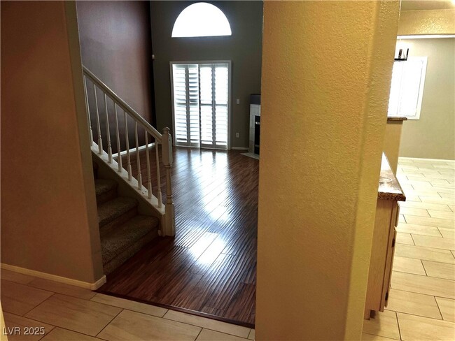 Building Photo - 8457 Pacific Fountain Ave