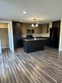 Building Photo - 1414 S Rebecca Ln