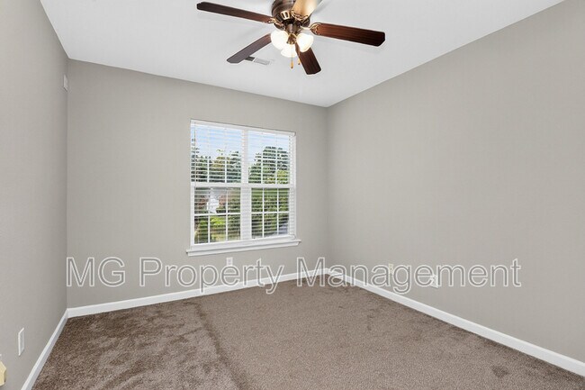 Building Photo - 16223 Circlegreen Dr