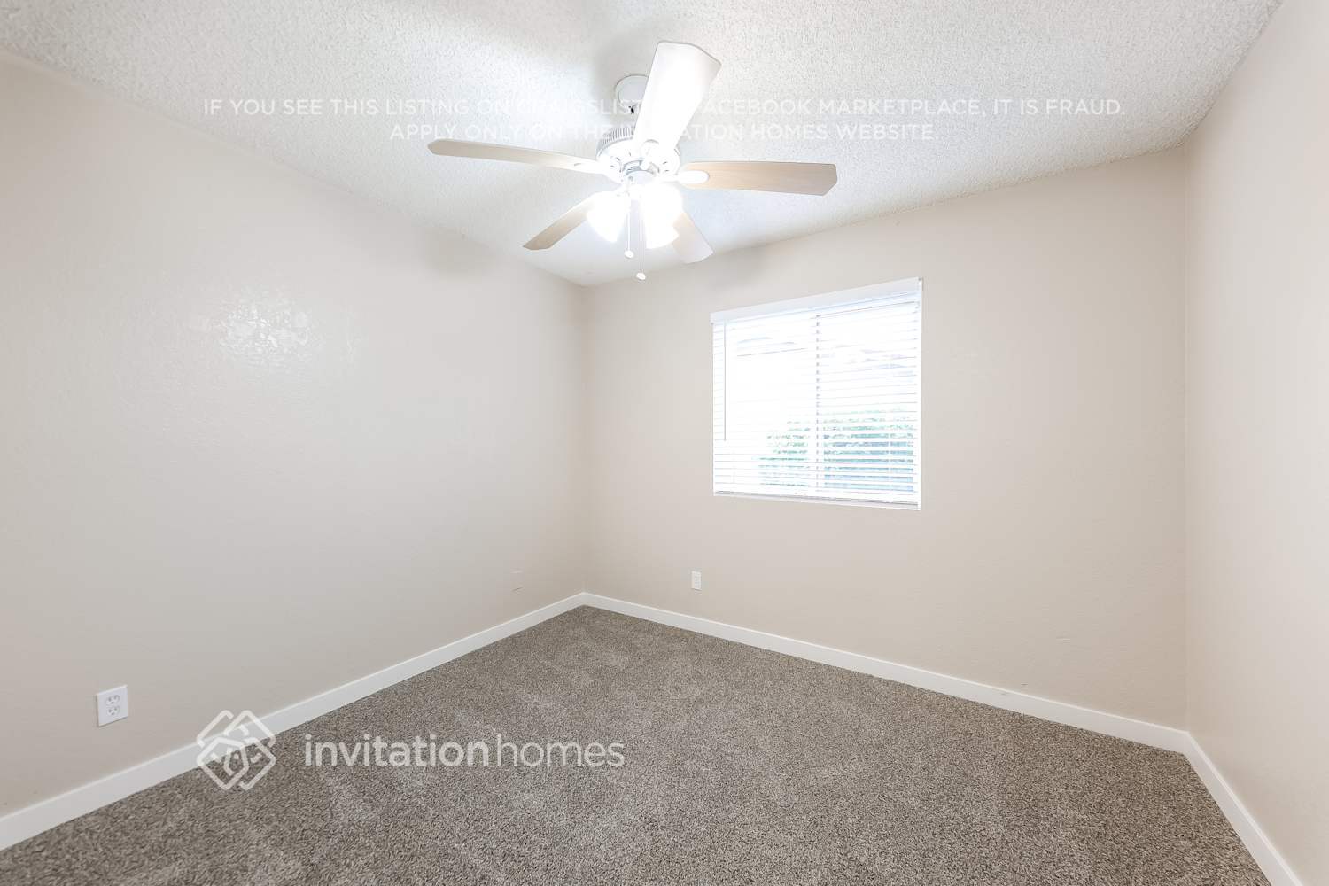 Building Photo - 1408 W Piute Ave