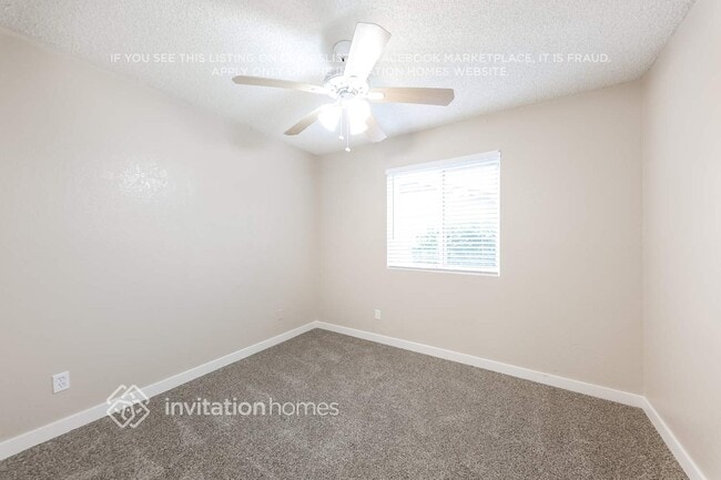 Building Photo - 1408 W Piute Ave