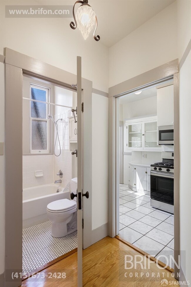 Building Photo - 1463 Hyde St