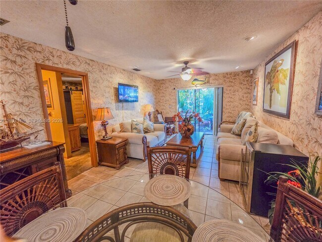 Building Photo - 8044 NW 41 Ct