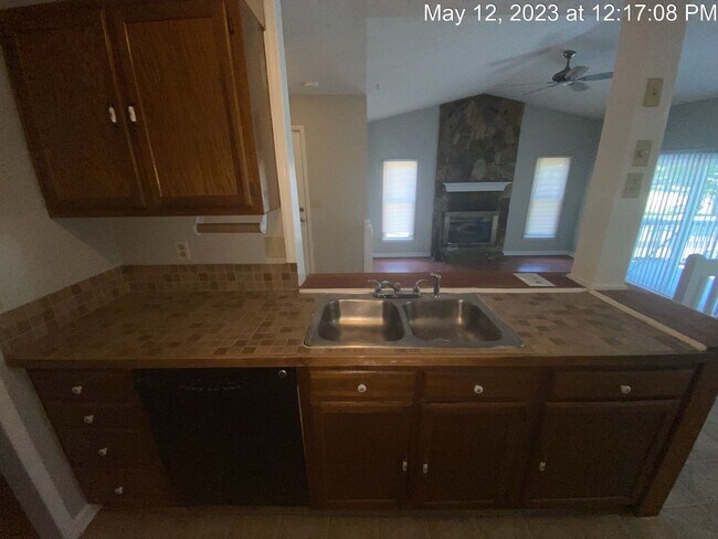 Building Photo - 6951 Calamar Dr