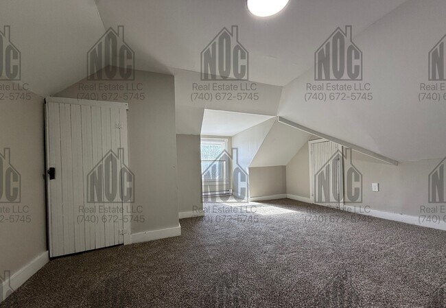 Building Photo - 726 E Main St