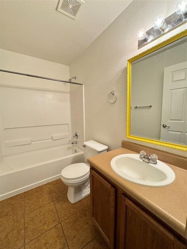 Building Photo - 9000 Spiceland Cir