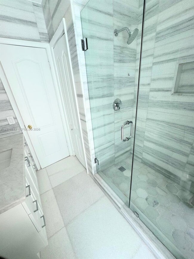 Building Photo - 5920 Maynada St