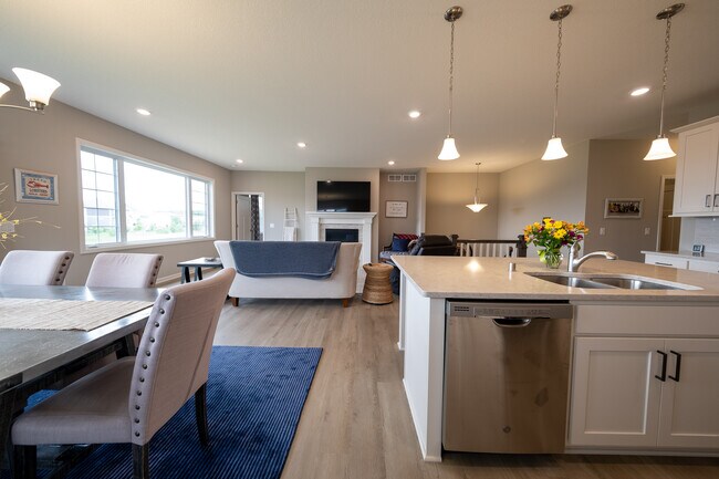Building Photo - 280 Primrose Path
