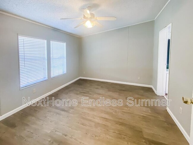 Building Photo - 608 Bee Bee Dr