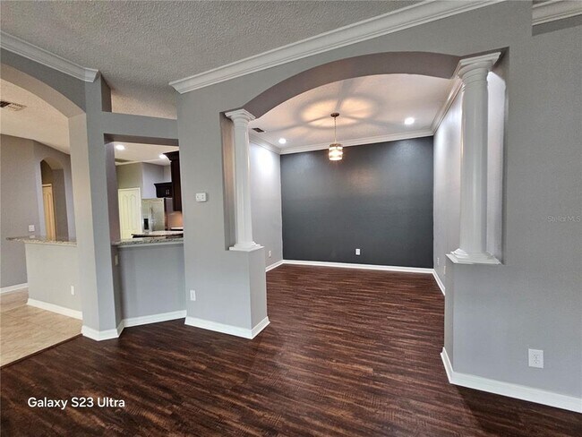 Building Photo - 9852 Bridgeton Dr