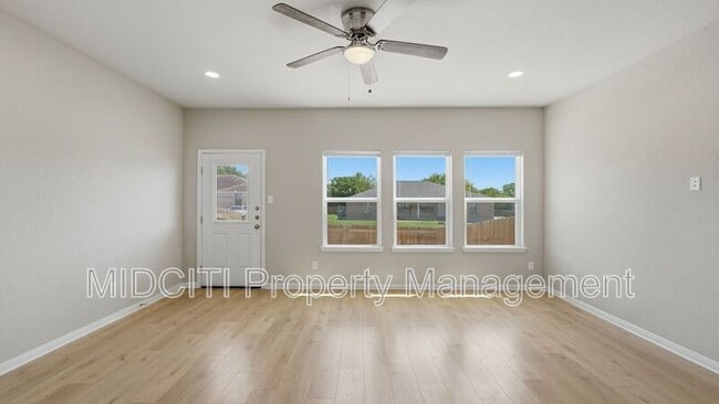 Building Photo - 7210 John Palmer Dr