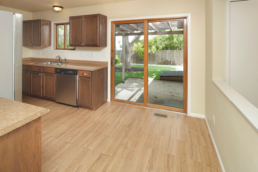 Building Photo - 2455 Sunstone Drive