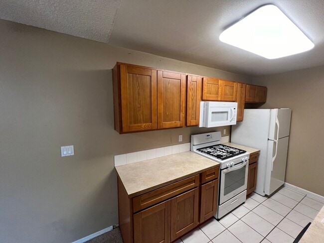 Building Photo - 6448 Bremen Dr