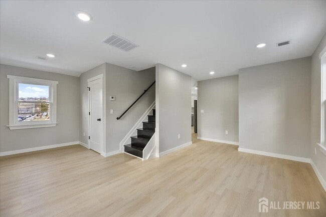 Building Photo - 143 Johnston Ave