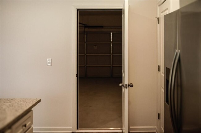 Building Photo - 386 Red Dragon Dr