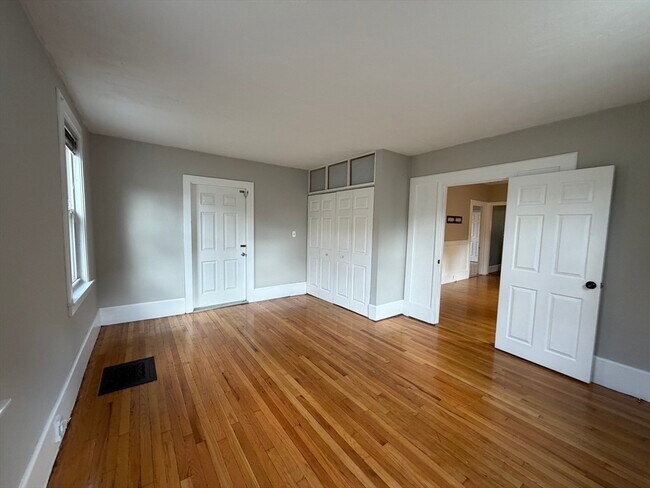 Building Photo - 70 Turnpike St