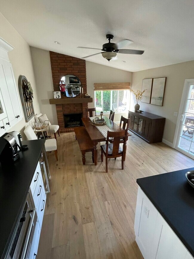 Building Photo - 48 Red Rock