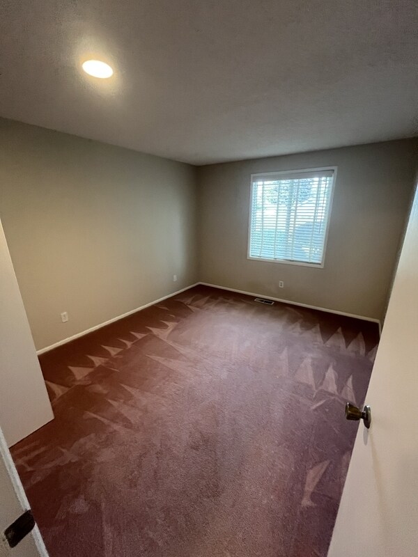 Building Photo - 841 Garden Dr