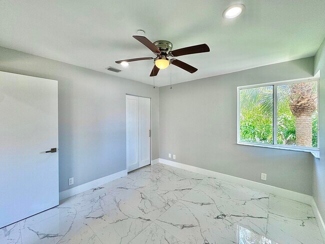 Building Photo - 340 NW 67th St