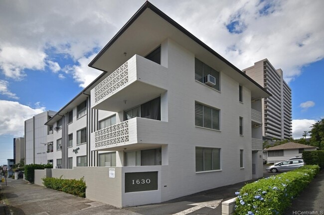 Primary Photo - 1630 Kewalo St