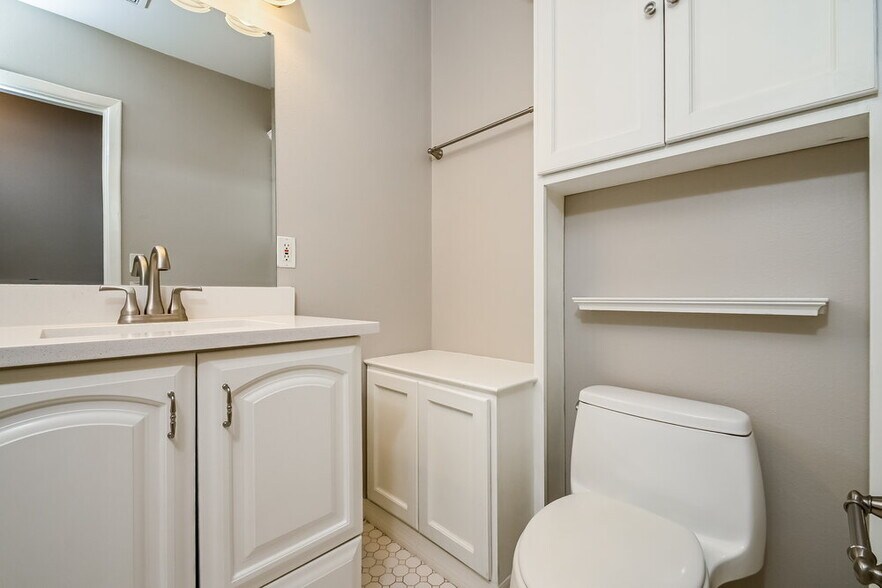 Building Photo - 7119 Lauder Pl