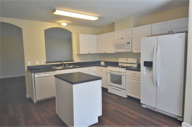 Building Photo - 8567 Chaletford Dr