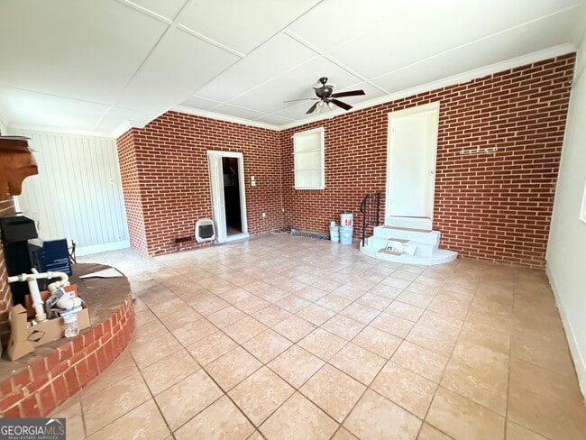 Building Photo - 125 Lillian Dr