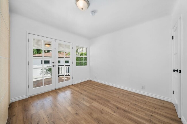 Building Photo - 136 N Hamel Dr