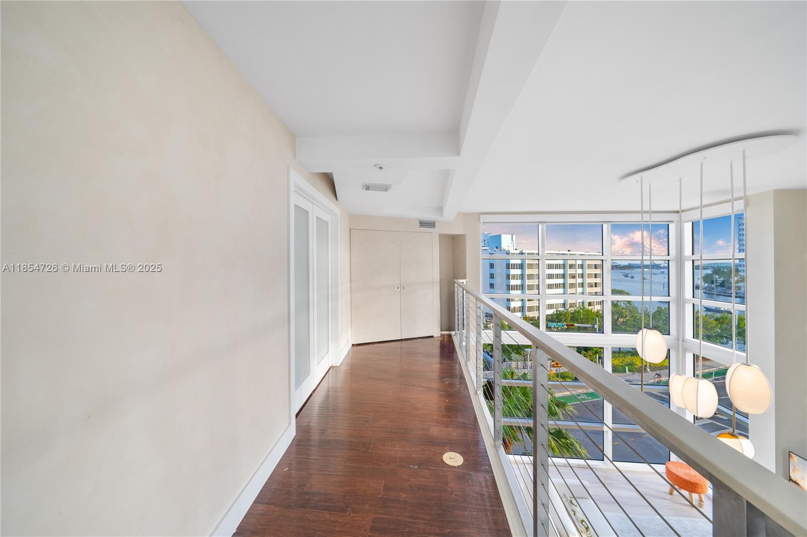 Building Photo - 1701 Sunset Harbour Dr