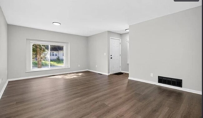 Building Photo - 9509 Pratt Ave