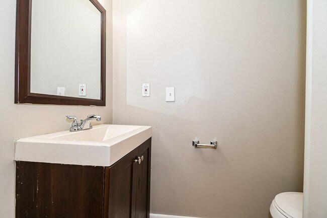 Building Photo - 3 BR/1BA | Newly Renovated Single Family Home | 1-Car Garage Parking | Front and back yard!