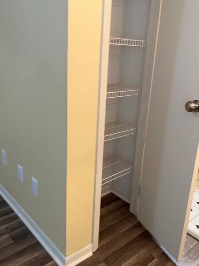 Building Photo - 3919 Fairmont Pkwy