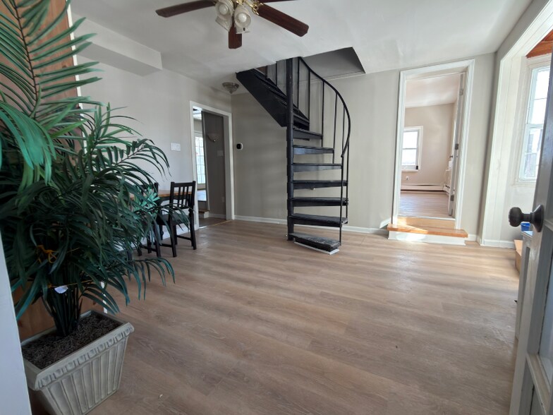 Building Photo - 4377 Pechin St