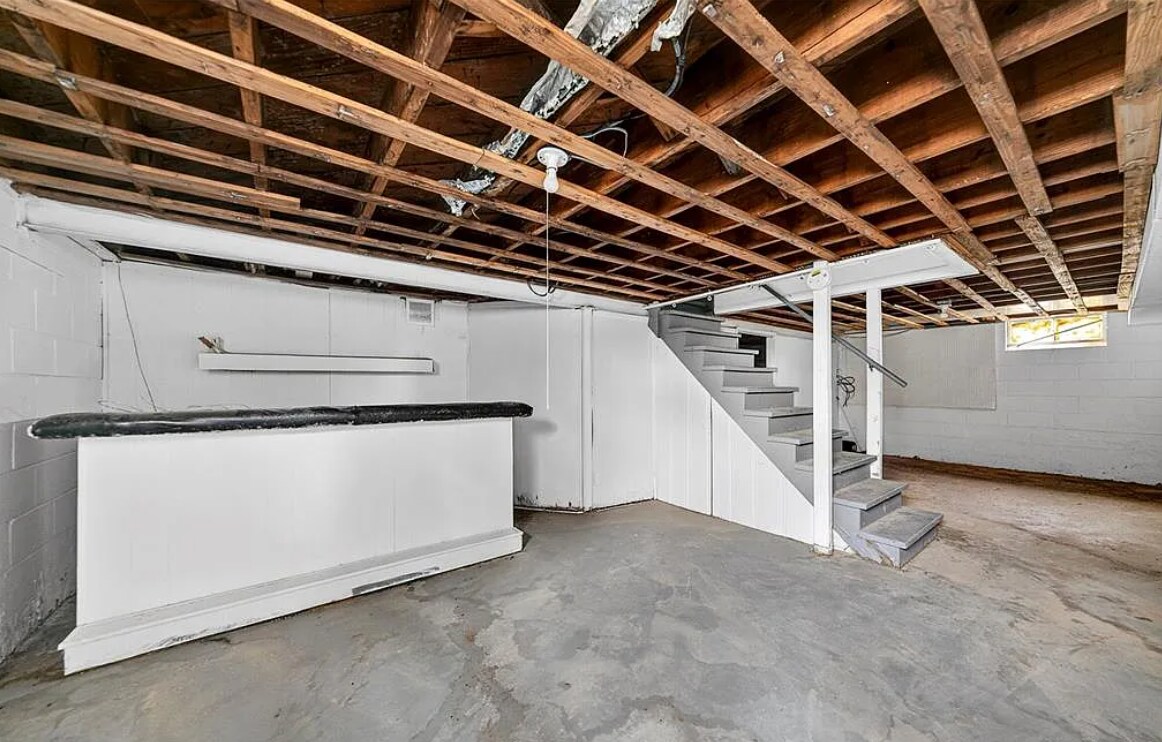 Building Photo - 7245 Saint Andrews Pl