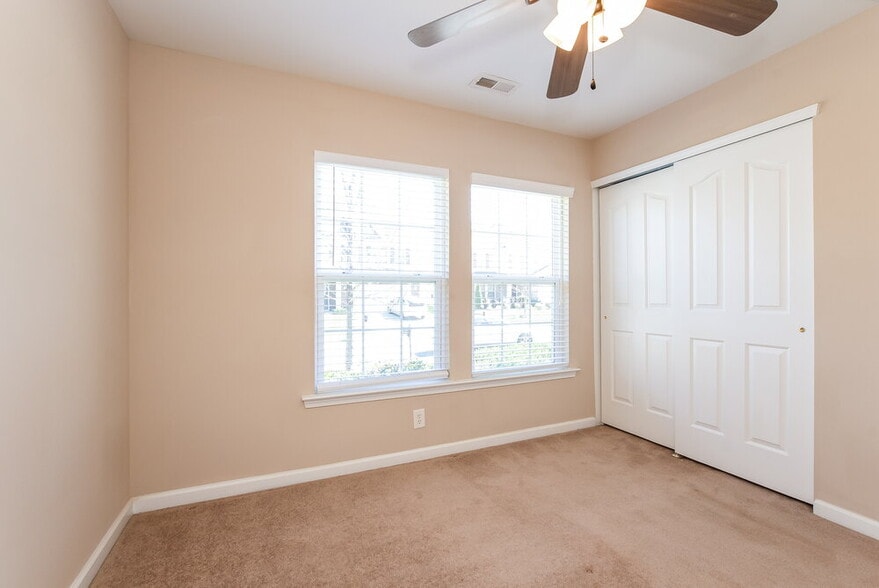 Building Photo - 519 Nanny Point Dr