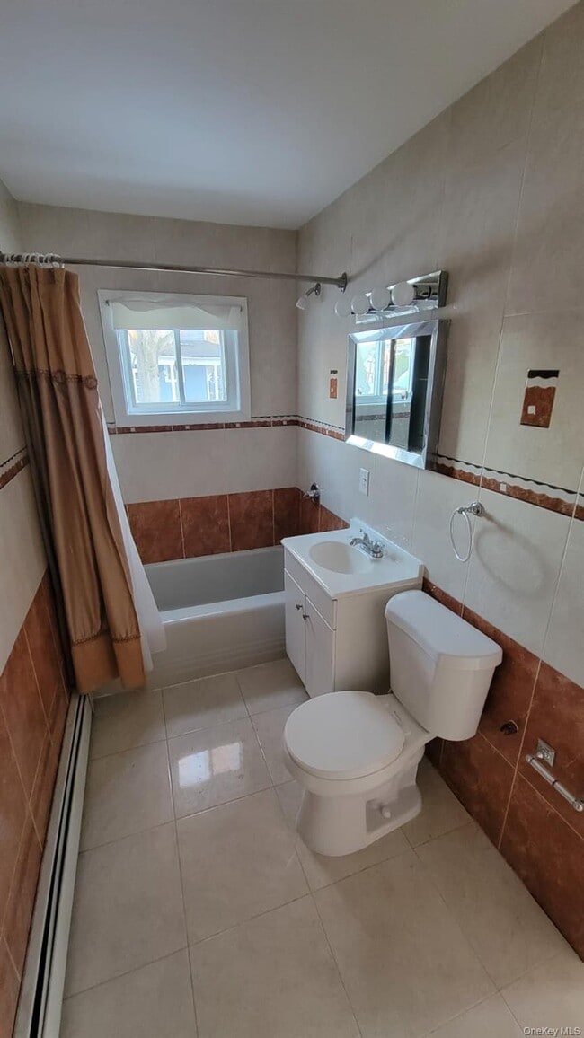 Building Photo - 83 Kraemer St