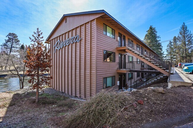 Building Photo - 2 Bed/1 Bath with River Views! Riviera Rid...