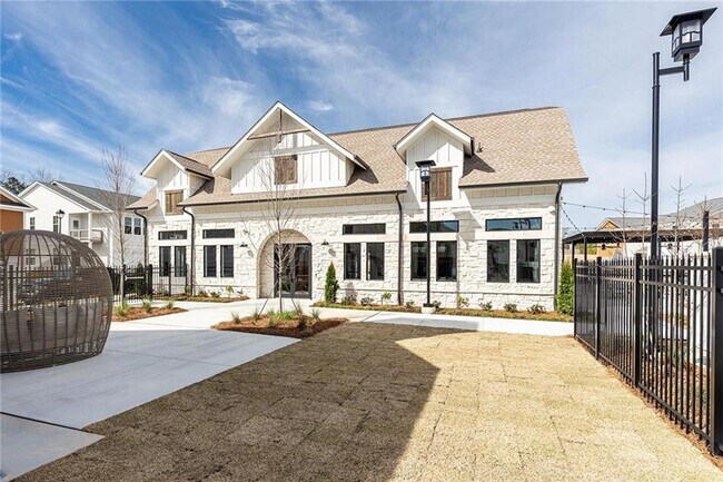 Building Photo - 622 Shallowford Rd