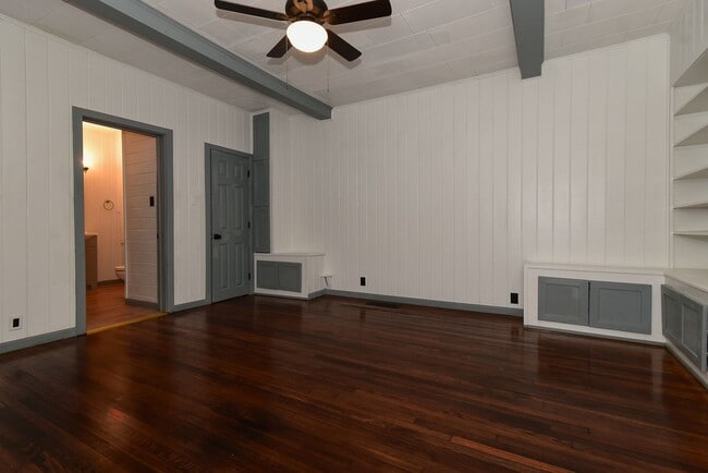 Building Photo - 1507 Bois D'Arc St