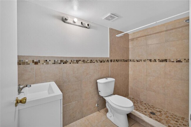 Building Photo - 13829 Timberland Dr