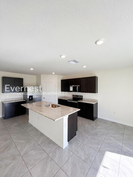 Building Photo - 8332 Juning Cove